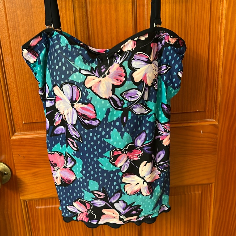 Maxine of Hollywood Swim Top size 12
